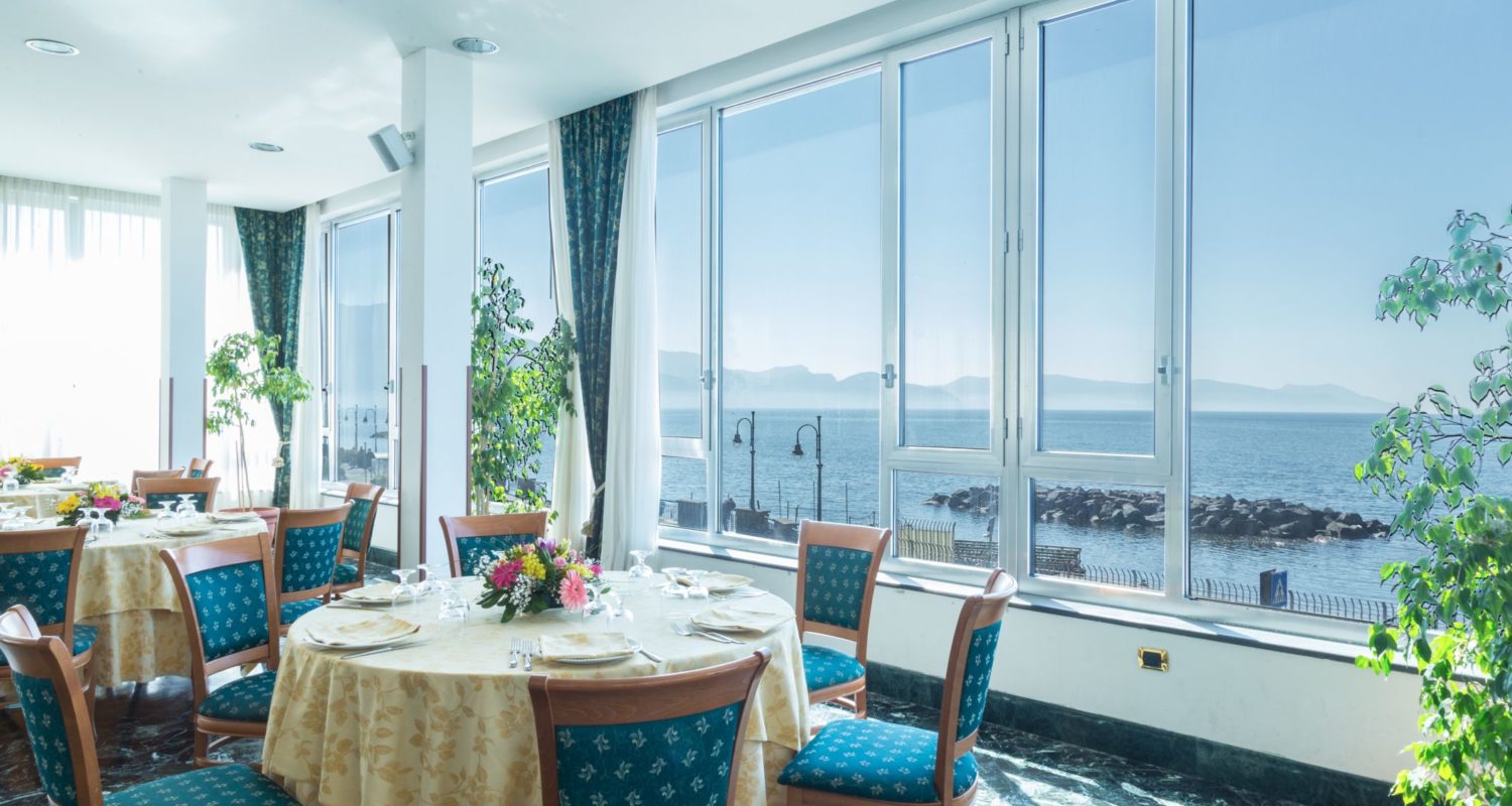 hotel_holidays_a_torre_del_greco_napoli_foto_ristorante.jpg
